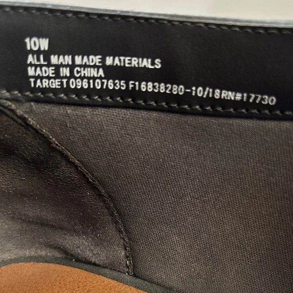 EUC 10W Wide Universal Thread Gray Vegan Suede Shootie Flat with cut out - Picture 10 of 10